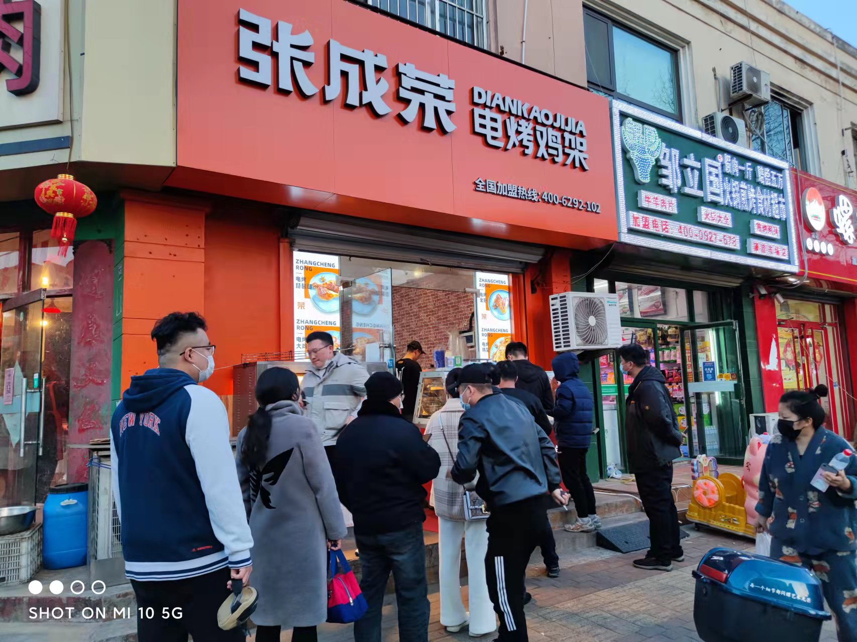 特色小吃加盟 張成榮電烤雞架行業(yè)領先