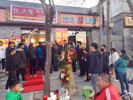 北京電烤雞架加盟店開業(yè)，帶你領(lǐng)略北京人兒的熱情！