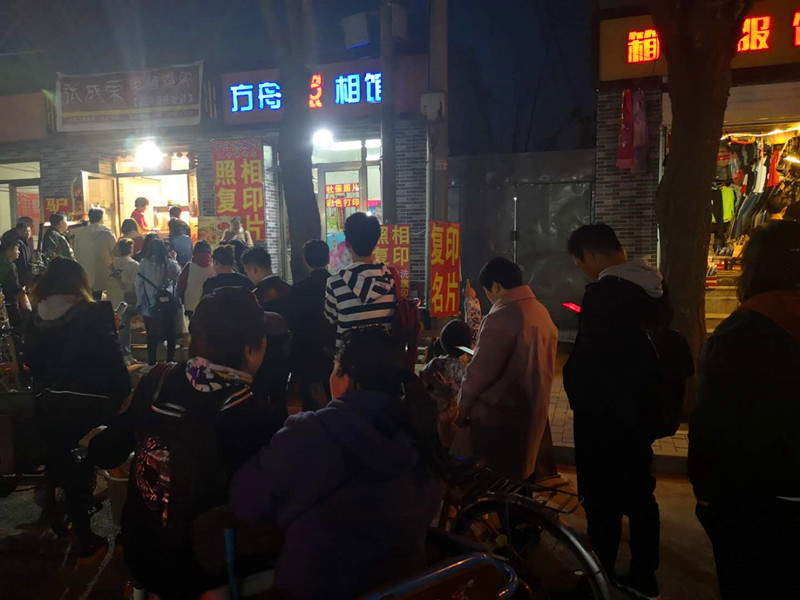 張成榮電烤雞架新店生意太火爆竟惹來城管？怎么回事兒？