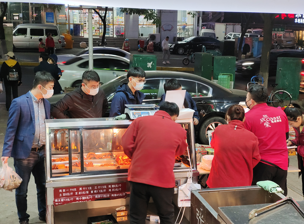 雞架加盟店哪家強？張成榮電烤小吃界的知名品牌